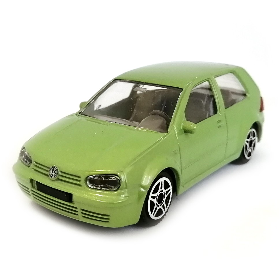 Volkswagen Golf 98 коллекционная машинка, масштаб 1:43, металл фото