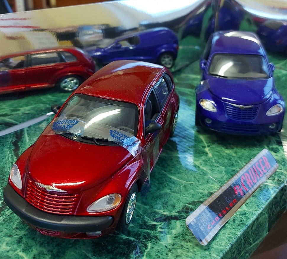 Chrysler PT Cruiser и Panel Cruiser 1:24 DUO набор коллекционных моделей автомобилей фото